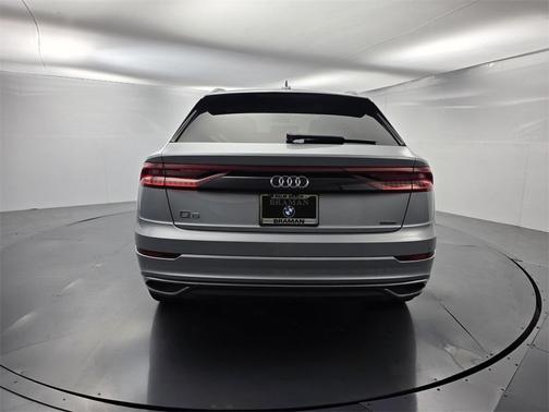 2022 Audi Q8 55 Premium Plus