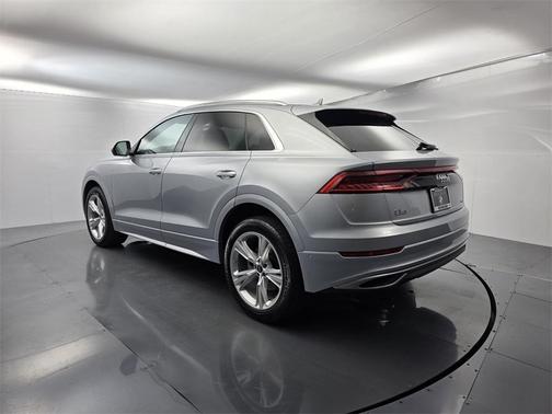 2022 Audi Q8 55 Premium Plus