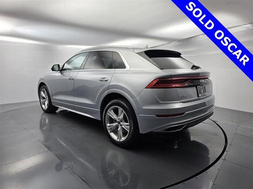 2022 Audi Q8 55 Premium Plus