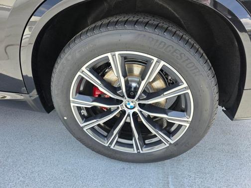 Black Sapphire Metallic 2026 BMW X5 sDrive40i