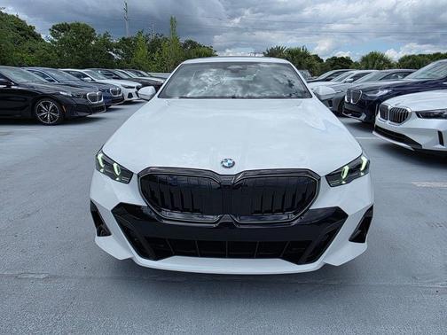 Alpine White 2027 BMW 530 i