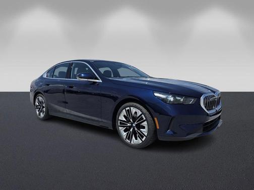 Tanzanite Blue II Metallic 2026 BMW 530 i