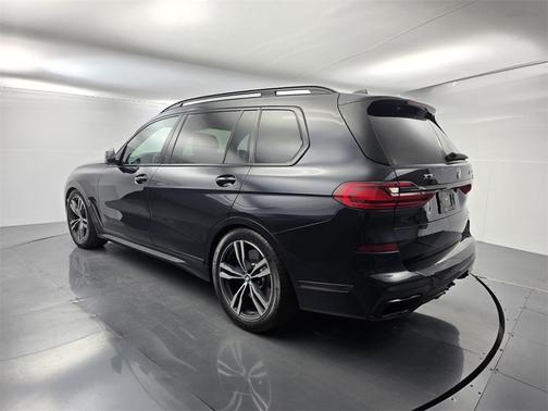 2021 BMW X7 M50i