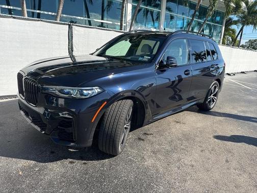 2021 BMW X7 M50i
