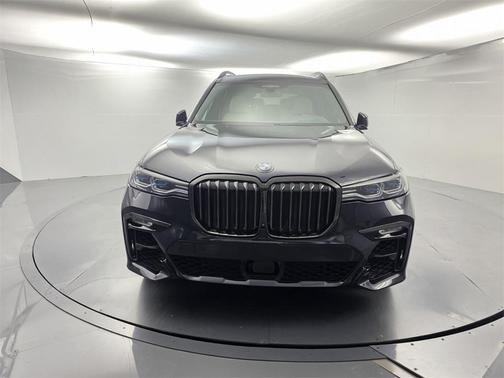 2021 BMW X7 M50i