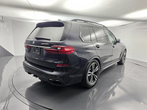 2021 BMW X7 M50i