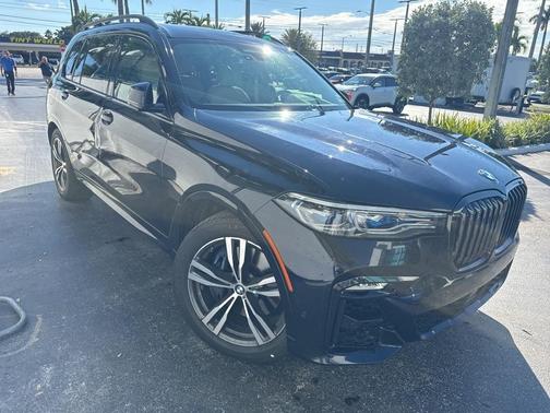 2021 BMW X7 M50i