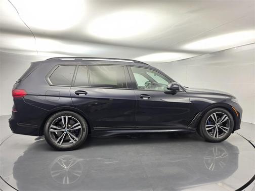 2021 BMW X7 M50i