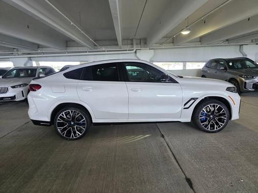 Mineral White 2027 BMW X6 M Base