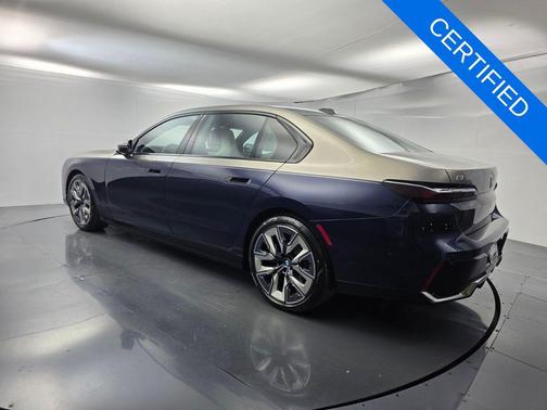 Tanzanite Blue II Metallic 2023 BMW i7 xDrive60