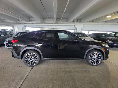 Jet Black 2026 BMW X2 xDrive28i