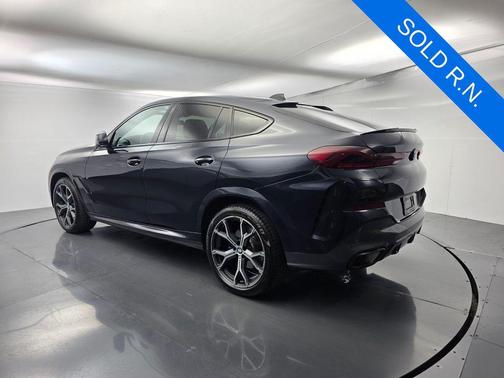 Carbon Black Metallic 2023 BMW X6 xDrive40i