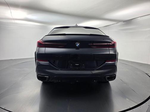 Carbon Black Metallic 2023 BMW X6 xDrive40i