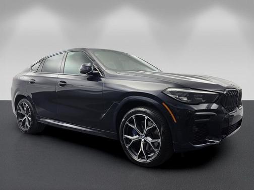 Carbon Black Metallic 2023 BMW X6 xDrive40i