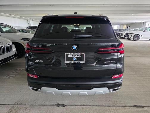Black Sapphire Metallic 2026 BMW X5 sDrive40i