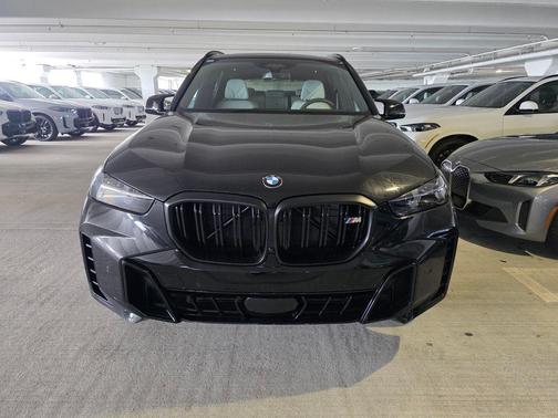 Black Sapphire Metallic 2026 BMW X5 M60i