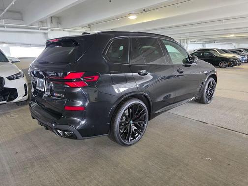 Black Sapphire Metallic 2026 BMW X5 M60i