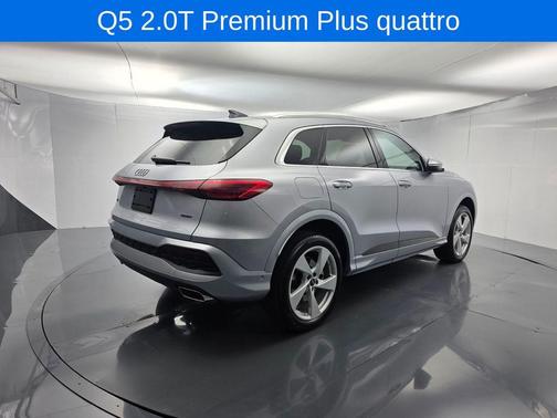 Florett Silver Metallic 2026 Audi Q5 PLUS
