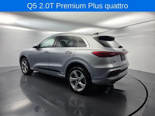 Florett Silver Metallic 2026 Audi Q5 PLUS
