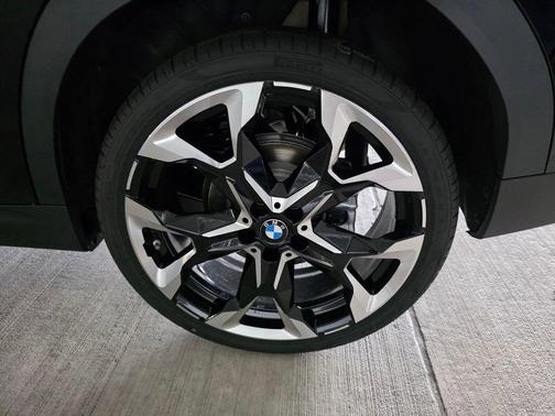 Jet Black 2026 BMW X2 xDrive28i