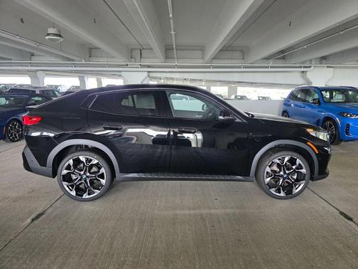 Jet Black 2026 BMW X2 xDrive28i