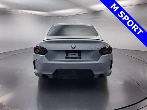 2025 BMW 230 i
