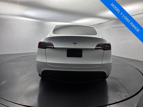Pearl White Multi 2024 Tesla Model Y Long Range