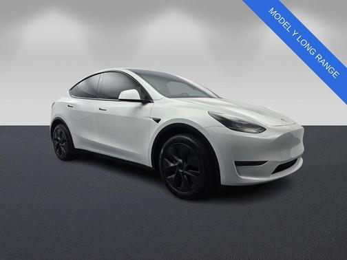 Pearl White Multi 2024 Tesla Model Y Long Range