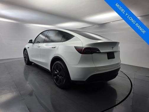 Pearl White Multi 2024 Tesla Model Y Long Range