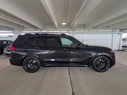 2026 BMW X7 M60i