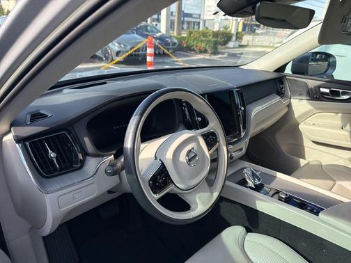 Silver 2023 Volvo XC60 B5 Ultimate Bright Theme