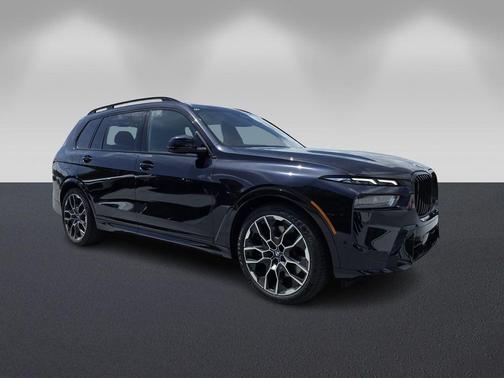 Carbon Black Metallic 2026 BMW X7 xDrive40i