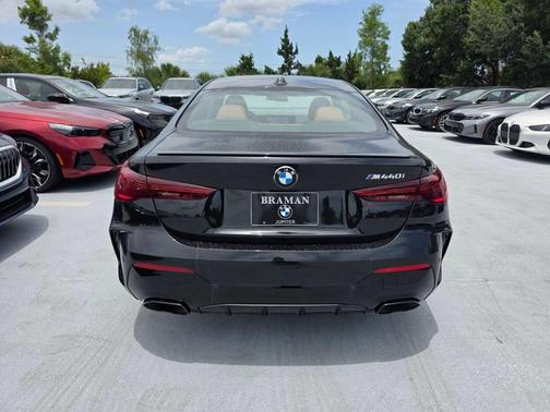 Black Sapphire Metallic 2027 BMW M440 i