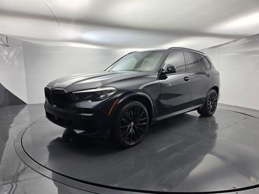 Carbon Black Metallic 2022 BMW X5 M50i