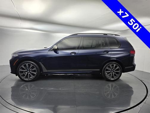 2022 BMW X7 M50i