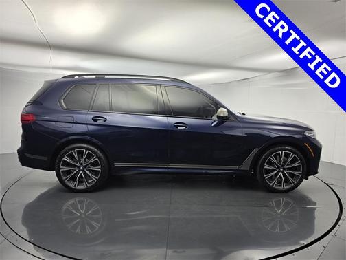 2022 BMW X7 M50i