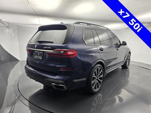 2022 BMW X7 M50i