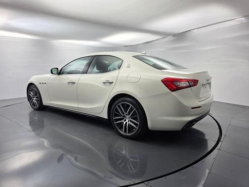 Bianco 2018 Maserati Ghibli Base