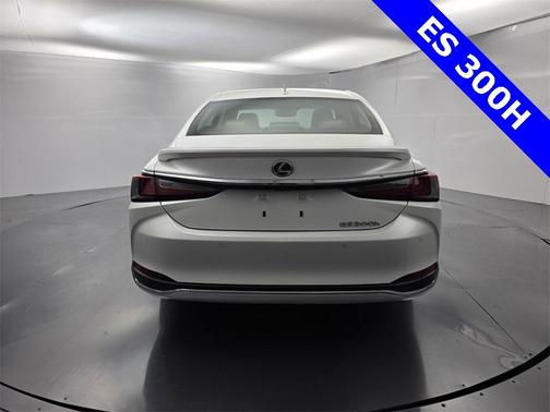 2025 Lexus ES 300h Base