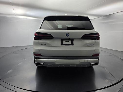 Alpine White 2024 BMW X5 xDrive40i