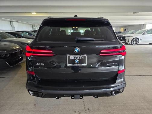 Black Sapphire Metallic 2026 BMW X5 sDrive40i
