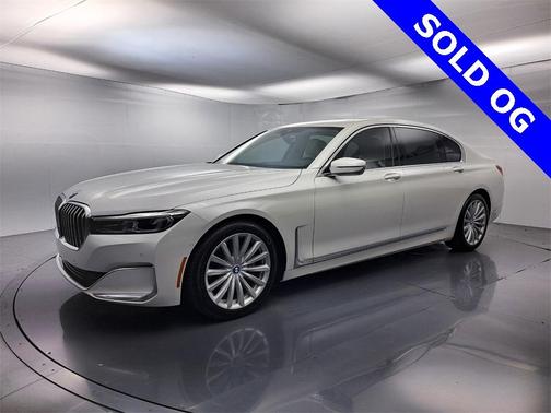 2020 BMW 740 i