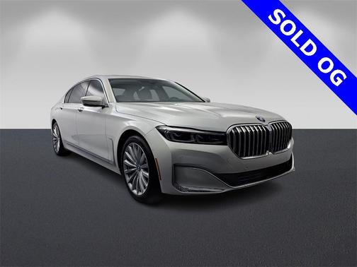 2020 BMW 740 i
