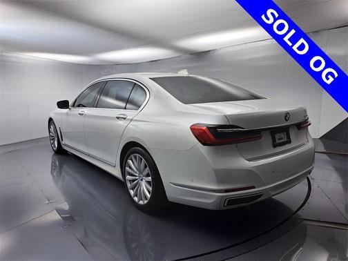 2020 BMW 740 i
