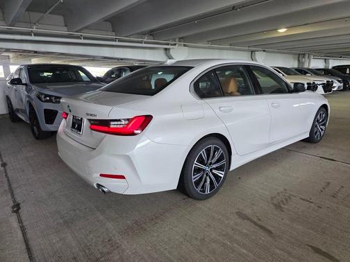 Mineral White Metallic 2026 BMW 330 I