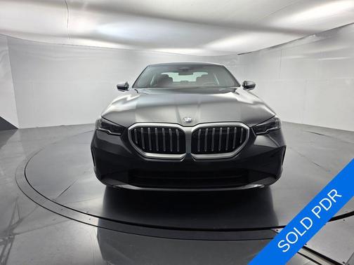 Dark Graphite Metallic 2026 BMW 530 i