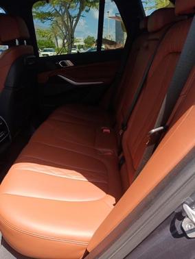 2022 BMW X5 M50i