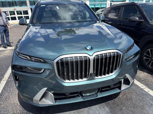 2024 BMW X7 xDrive40i