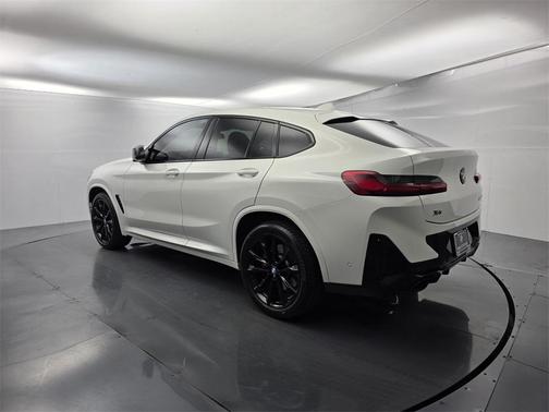 2023 BMW X4 M40i