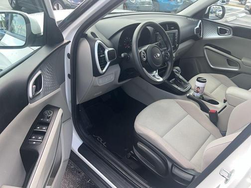 Snow White Pearl 2021 Kia Soul LX